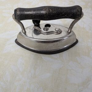 Vintage Miniature Dover No. 902 Cast Iron Sad Iron (c. Early 1900s)
